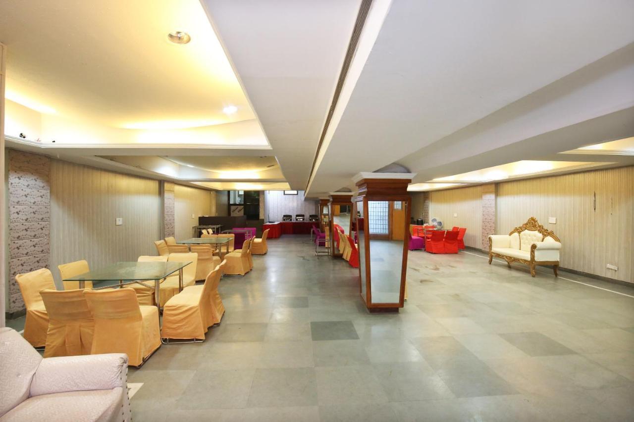 Capital O 10990 Hotel Gobind Regency Zirakpur Zewnętrze zdjęcie