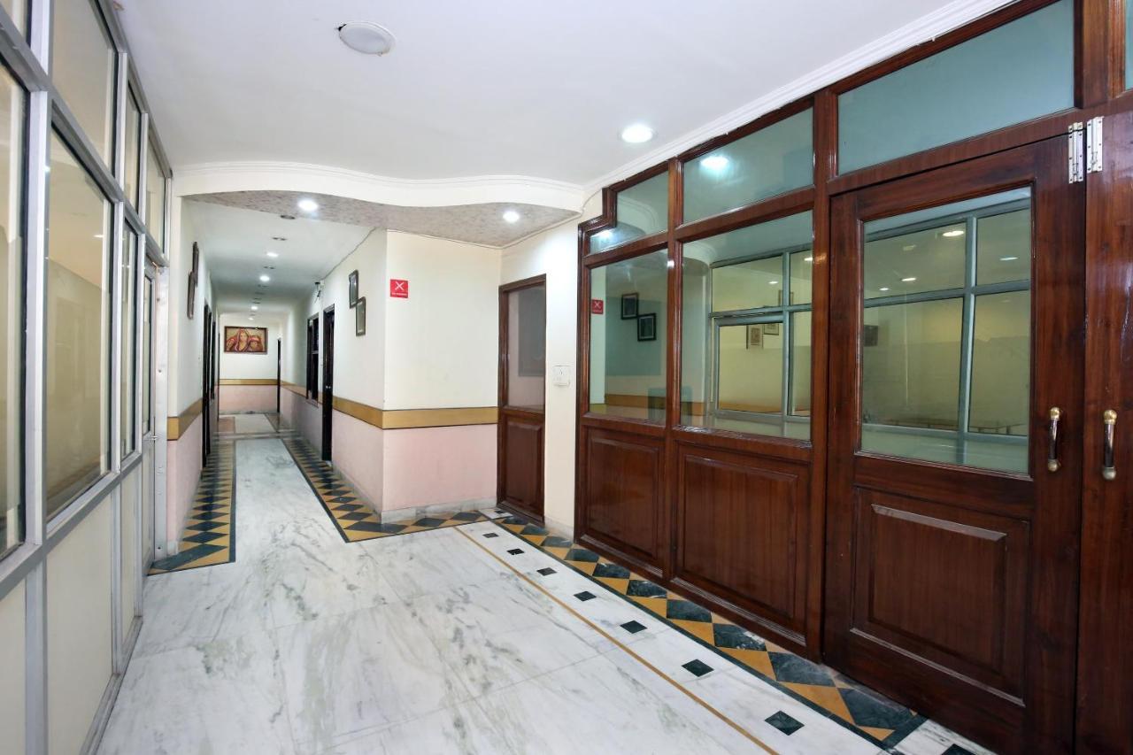 Capital O 10990 Hotel Gobind Regency Zirakpur Zewnętrze zdjęcie