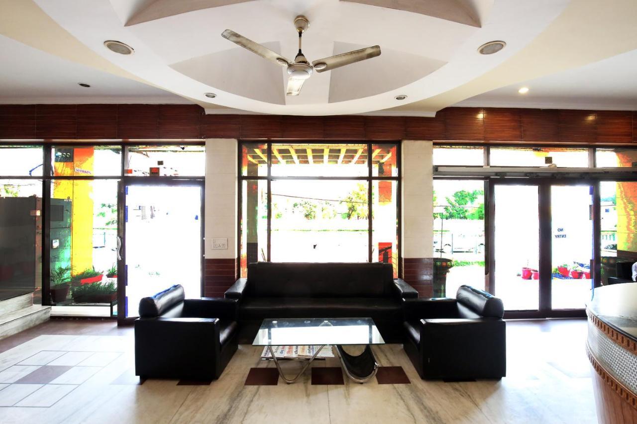Capital O 10990 Hotel Gobind Regency Zirakpur Zewnętrze zdjęcie