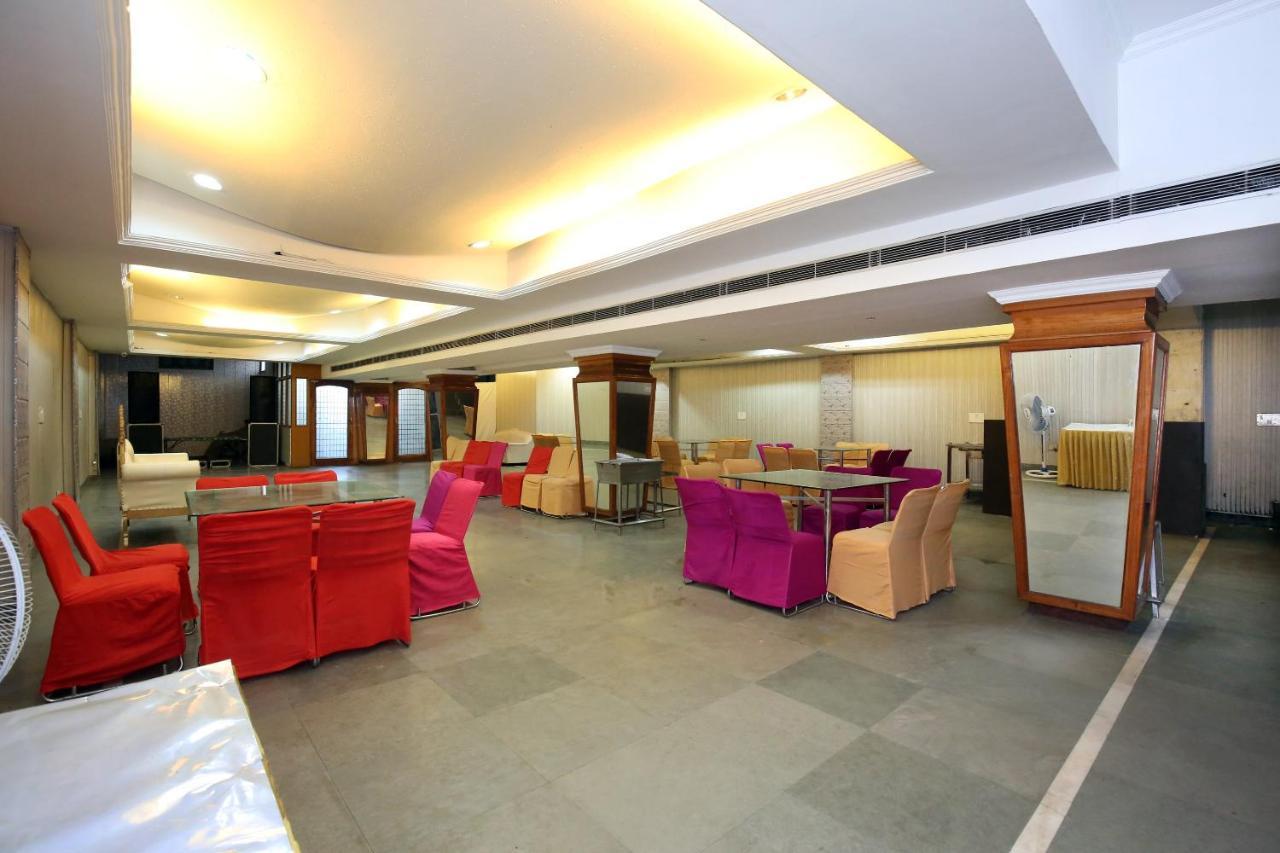 Capital O 10990 Hotel Gobind Regency Zirakpur Zewnętrze zdjęcie